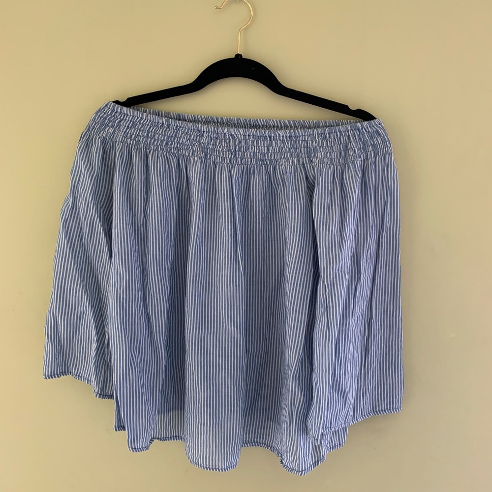 Off the shoulder long sleeve shirt